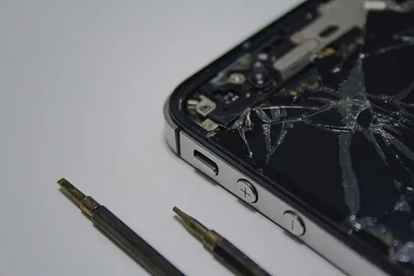 تعمیر و تعویض ال سی دی گوشی اپل